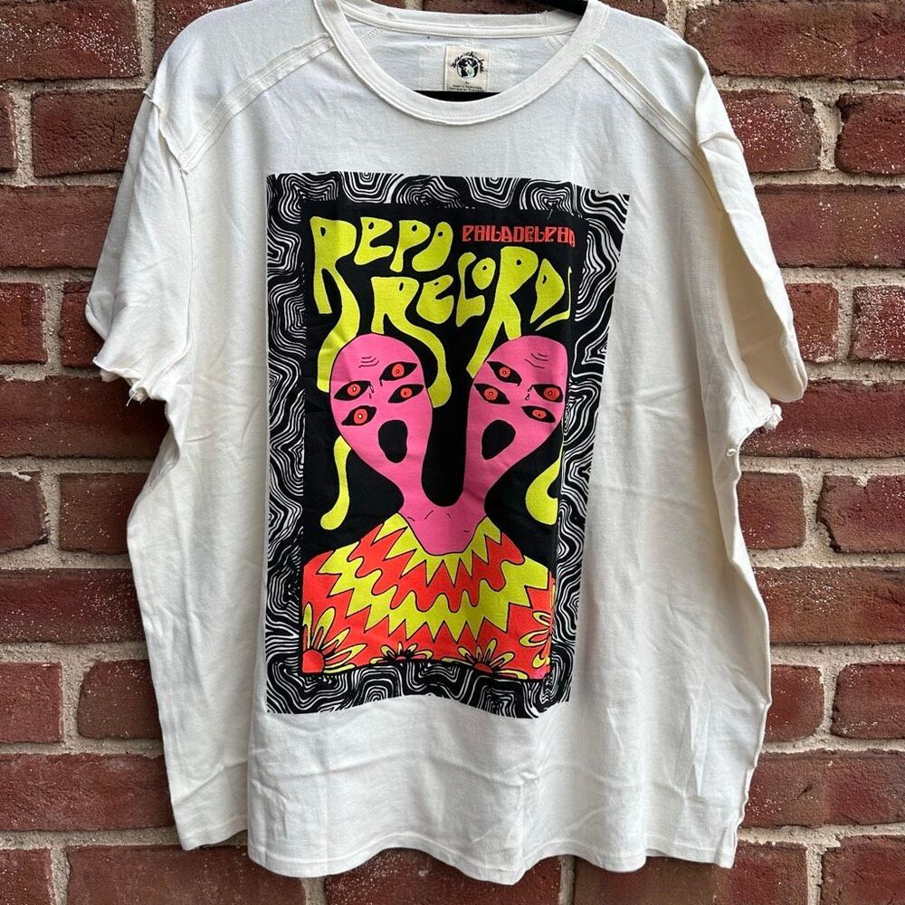 Free People We The Free Repo Records Philadelphia Graphic Tee Oversized L NEW - Picture 6 of 9